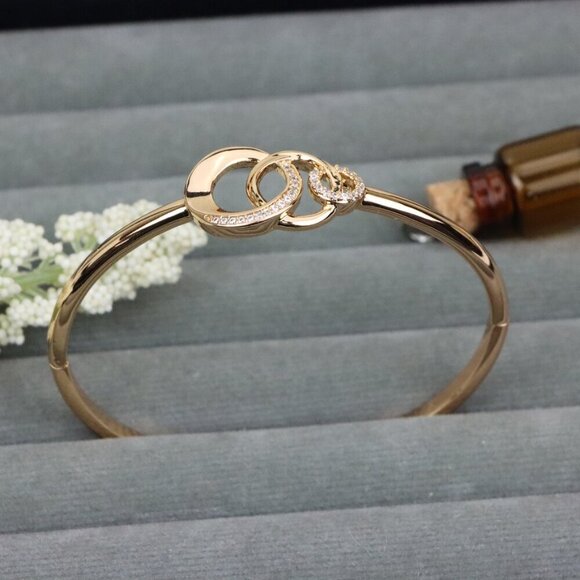 Elegant Triple Circle Rose Gold Bangle with Sparkling Stones, XPBL0493 - Picture 11 of 12